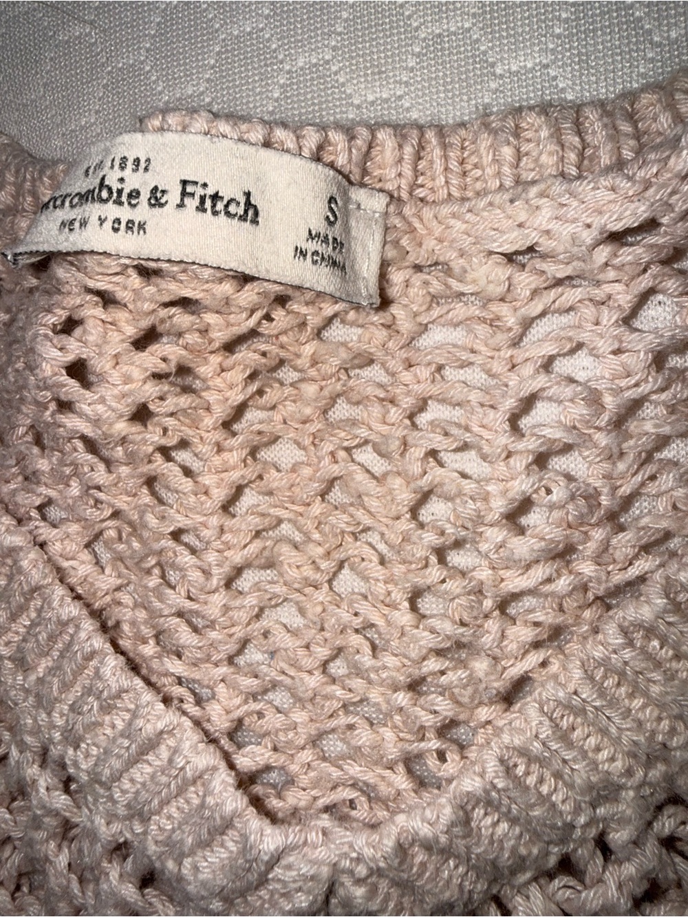 122. Abercrombie and fitch knit sweater size small - Picture 5 of 5